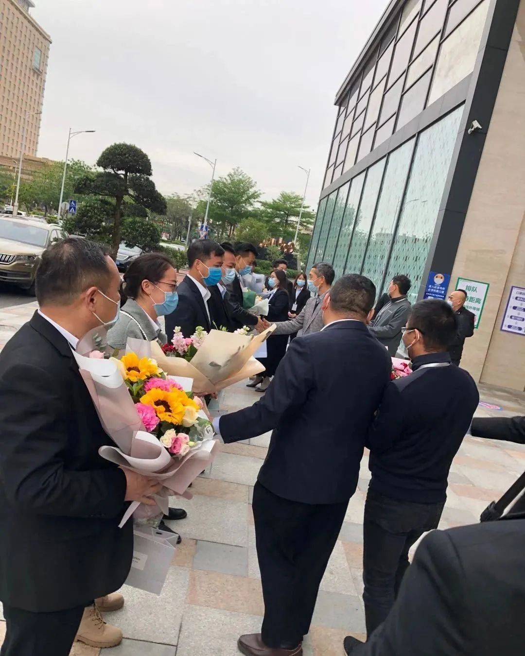 風(fēng)雨同舟，我們同在 | 歡迎回家，我的湖北兄弟姐妹們(圖2)