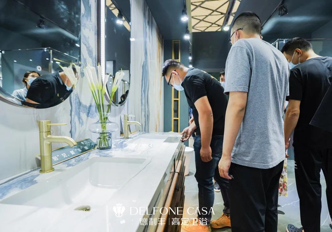 智空間，質(zhì)體驗 | 德利豐高定衛(wèi)浴驚艷亮相，引爆上海廚衛(wèi)展(圖7)
