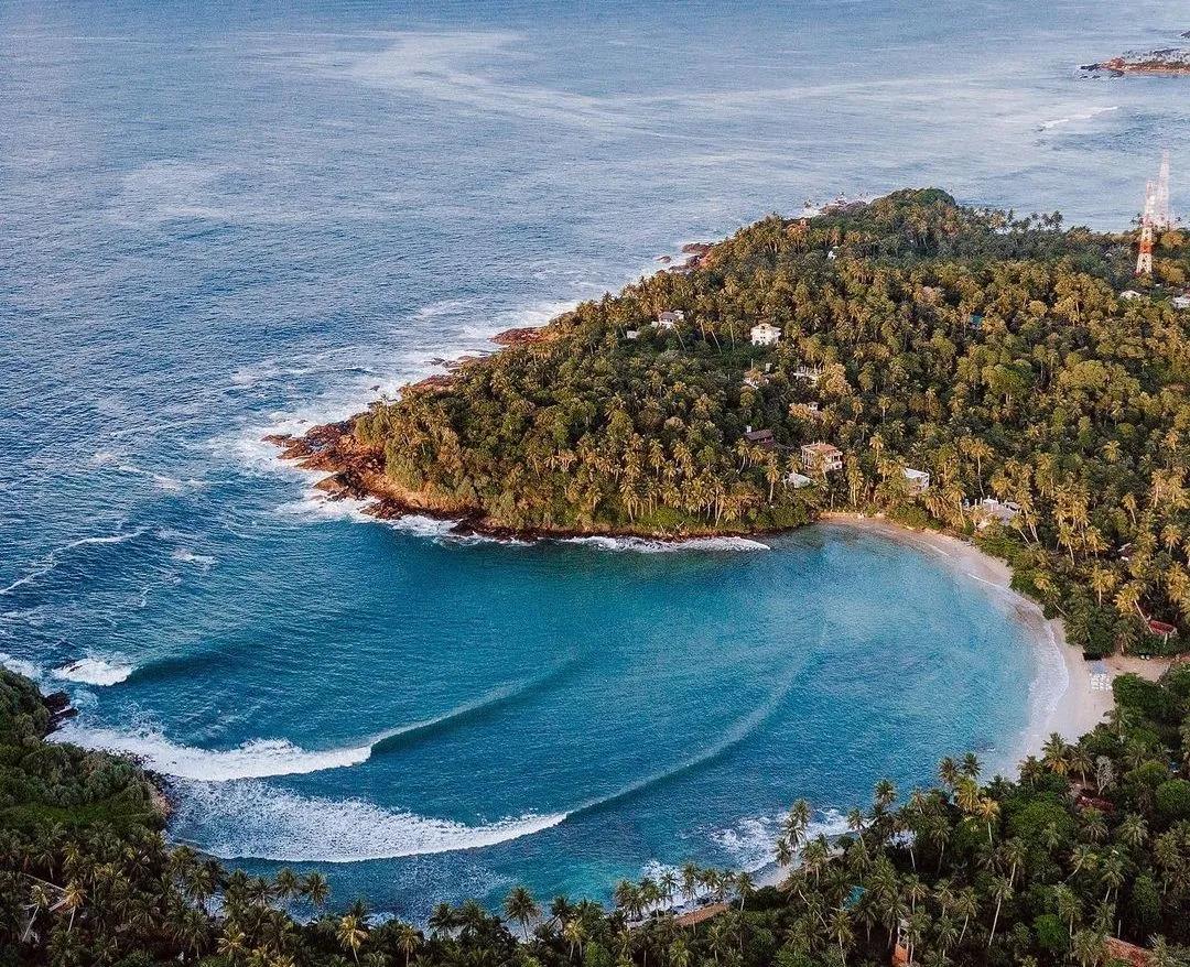 DELFONE新品｜斯里蘭卡寶石藍，延續(xù)奢華與高貴的傳世風格(圖1)