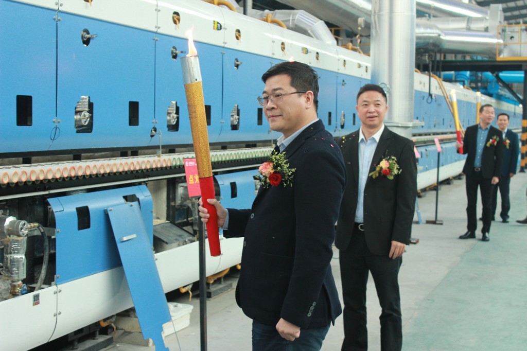 喜訊丨德利豐家居首條大巖板生產(chǎn)線，今天正式(圖2)