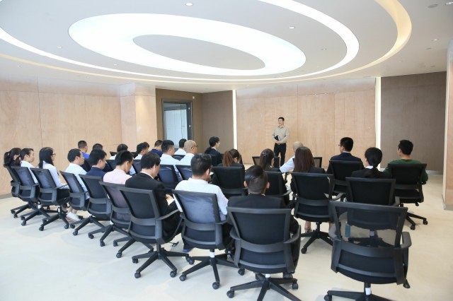 德利豐家居吹響2018戰(zhàn)斗的號(hào)角——3月動(dòng)員大會(huì)圓(圖9) 德利豐家居吹響2018戰(zhàn)斗的號(hào)角——3月動(dòng)員大會(huì)圓(圖9)