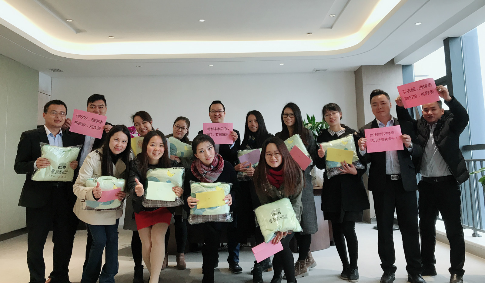 女神節(jié)|春風桃花十里，不如美麗的你