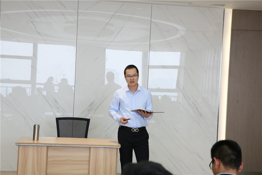 “凝聚力量，共創(chuàng)輝煌”德利豐家居月度總結(jié)暨(圖8)