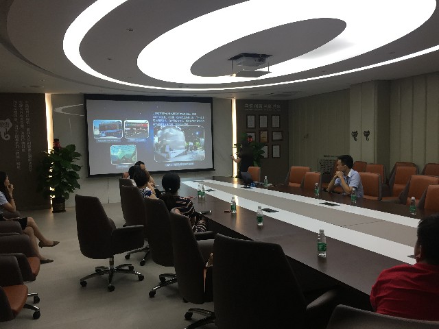 建材行業(yè)專家組團(tuán)參觀德利豐家居，探討巖板發(fā)