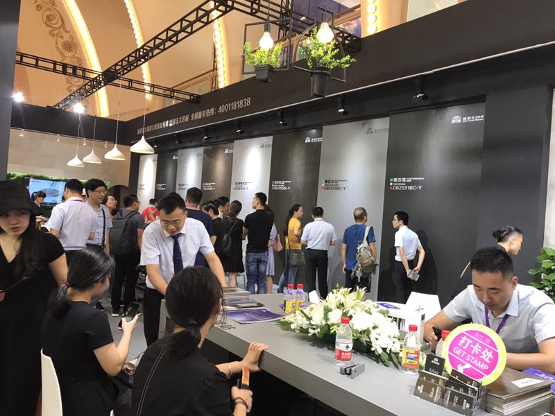 引領(lǐng)行業(yè)大風(fēng)尚—德利豐家居霸氣亮相上海設(shè)計(圖4)