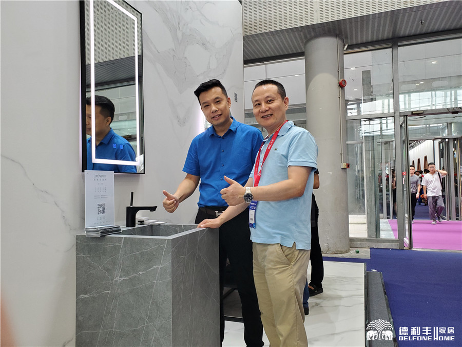 熱度持續(xù)飆升！行業(yè)協(xié)會領導對德利豐大巖板贊(圖5)