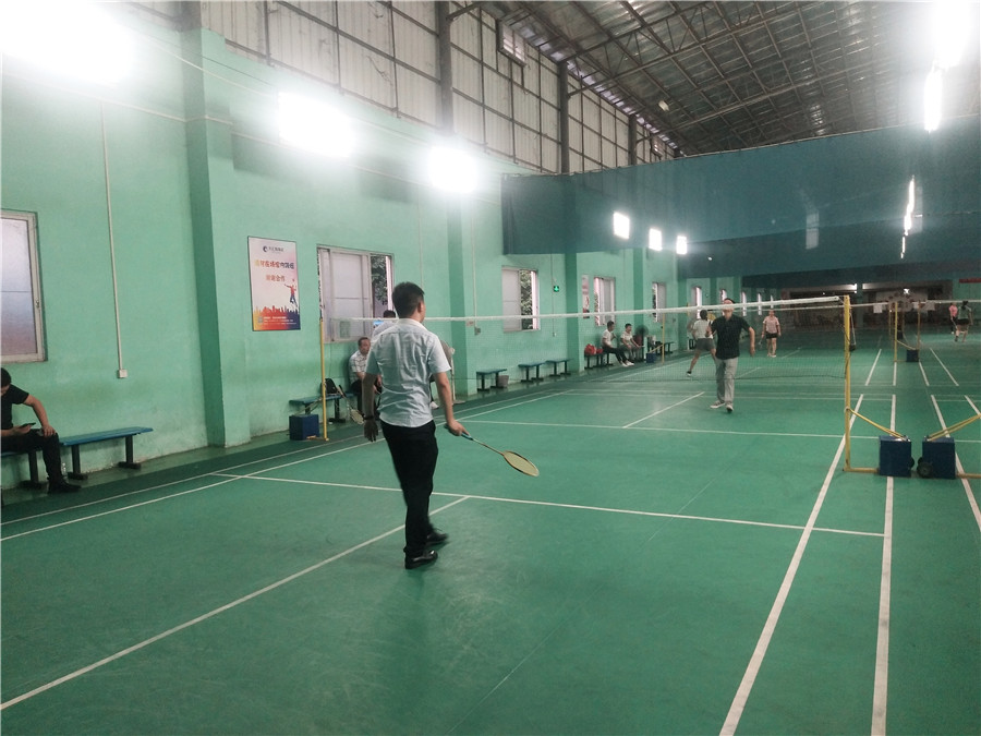 羽你同樂，誰與爭鋒——德利豐家居羽毛球友誼(圖3)